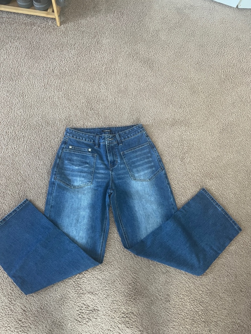 High-Rise Blue Wide-Leg Jeans with Front Patch Pockets
